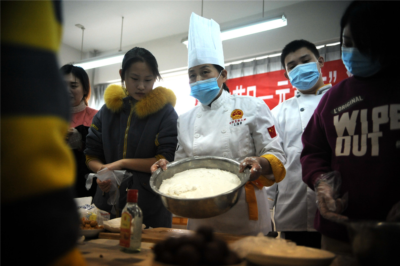 正月元宵年年圓，家風家訓代代傳